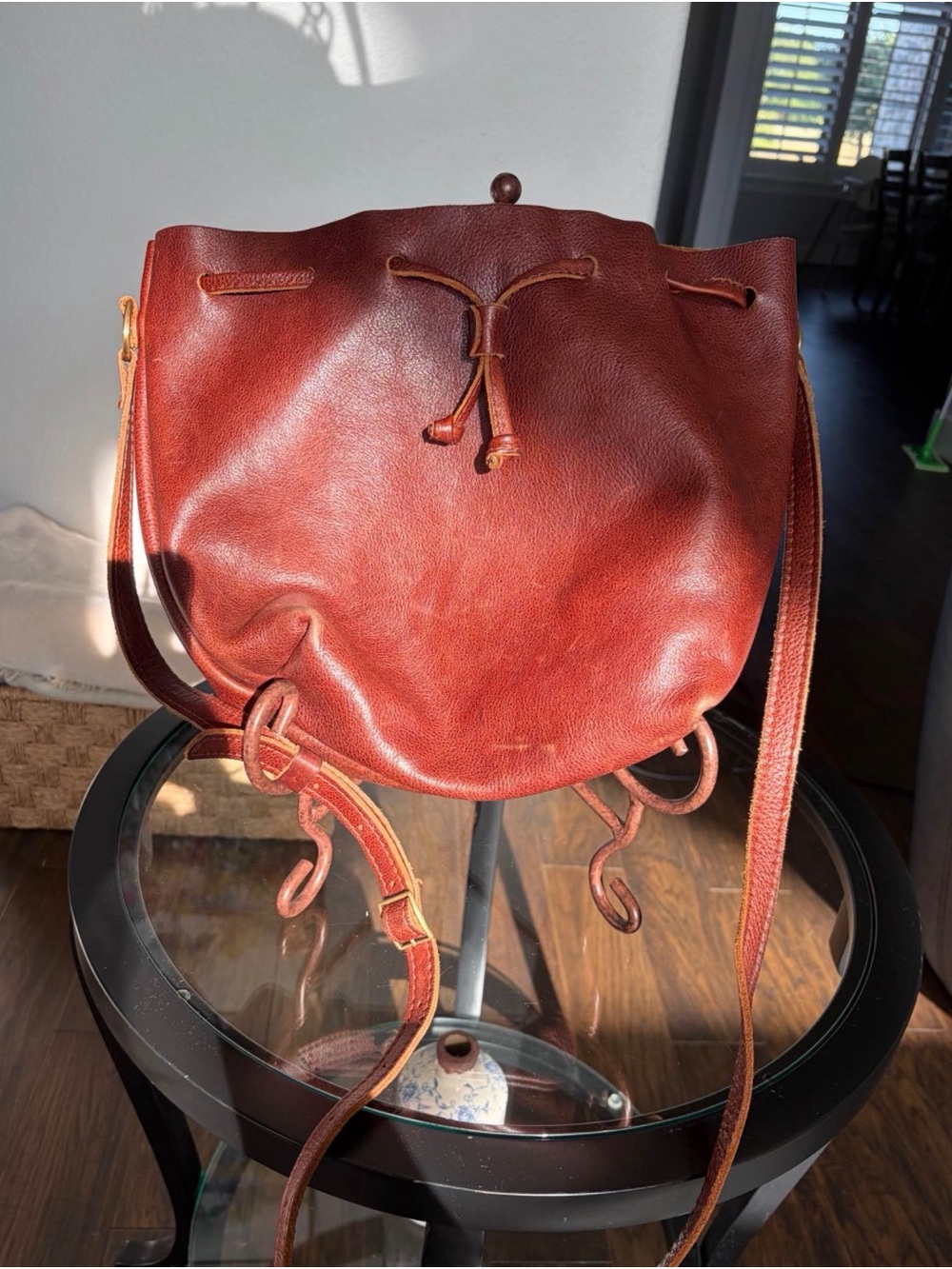 Portland Leather Bucket Bag in a Rich Chestnut - Picture 4 of 7